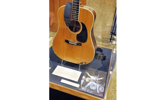 Elvis’ guitar on display at US museum