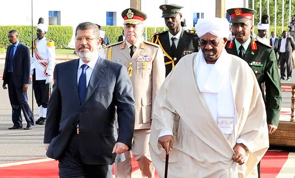 Mursi visits Khartoum