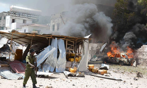 Suicide raid, car bombs leave 29 dead in Mogadishu