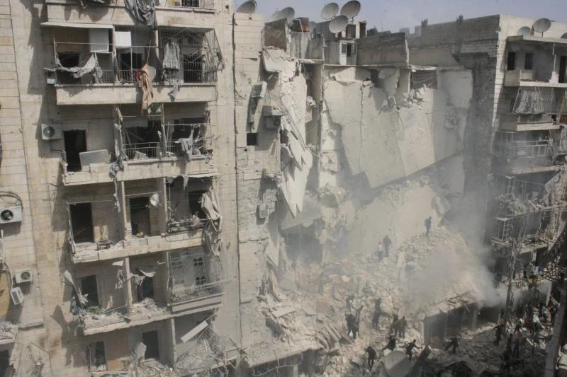 Syria airstrikes kill 20