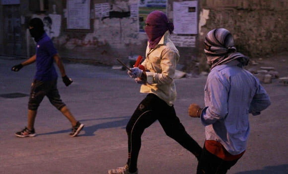 Girls try to bomb Bahrain F1 circuit
