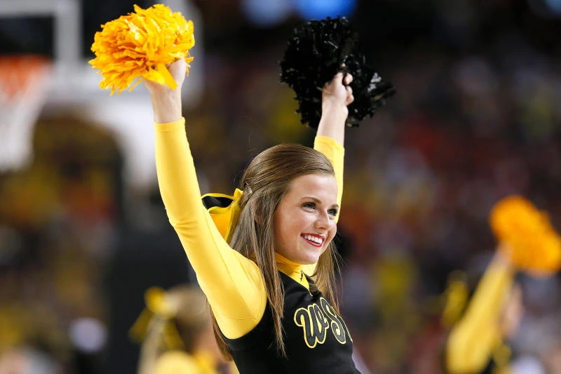Louisville to play Michigan for NCAA title