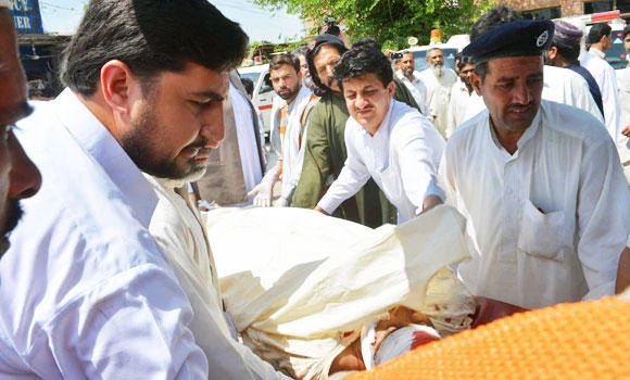 8 die in Pak bomb blast