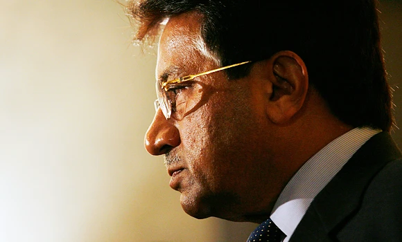 Backers rap ‘overzealous judges’ as Musharraf held
