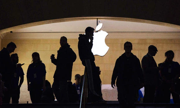 Apple’s dimming luster roils suppliers