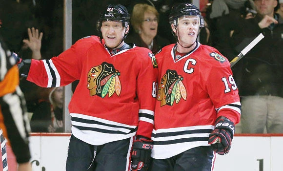 Hossa lifts Chicago to 7th straight win over Predators