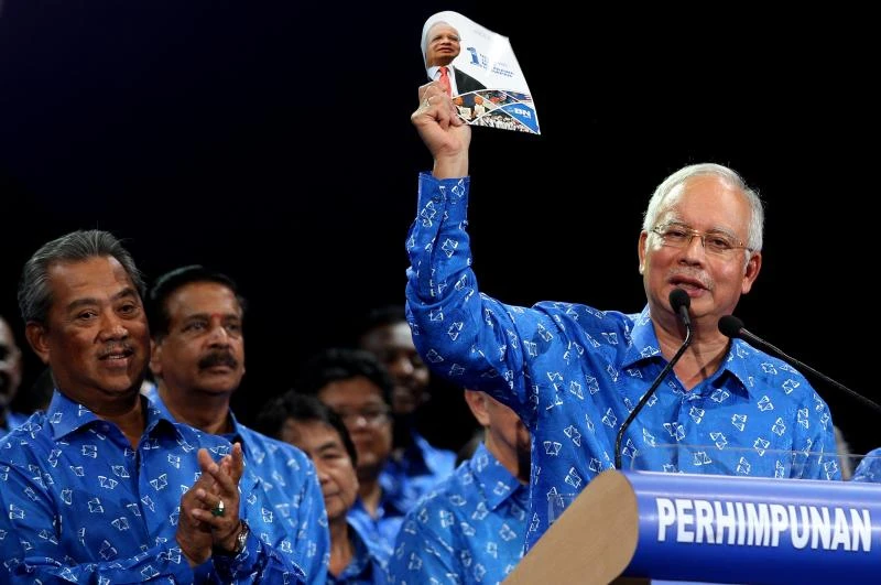 Najib vows more cash in Malaysians’ pockets
