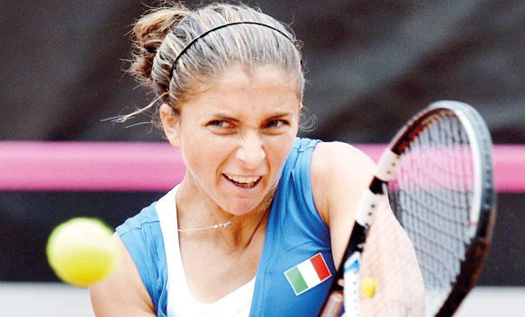 Italy on verge of Fed Cup final as Czechs falter