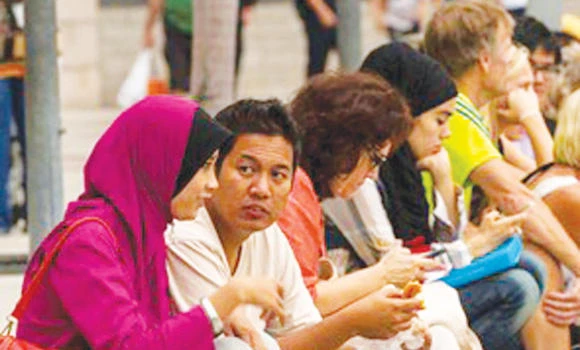 Youths pivotal in Malaysia’s first ‘social media’ election