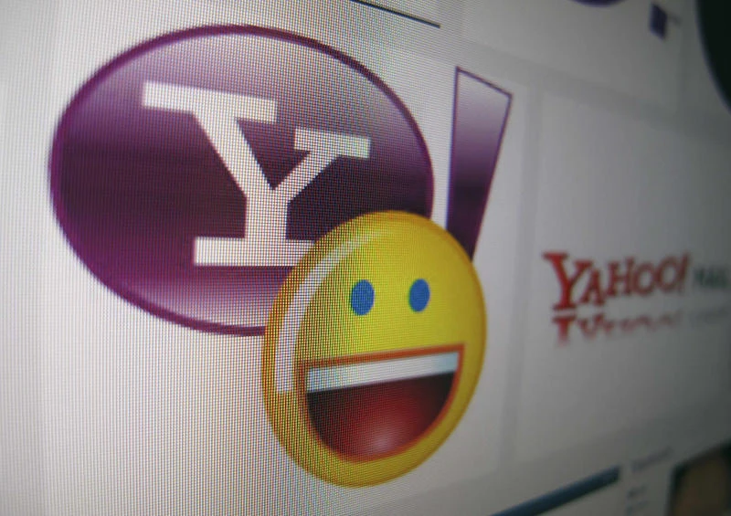 Yahoo! profit soars; revenue from display ads declines