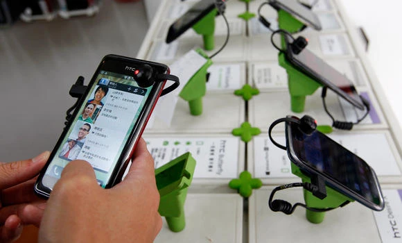 High-tech Taiwan firms facing up to Samsung