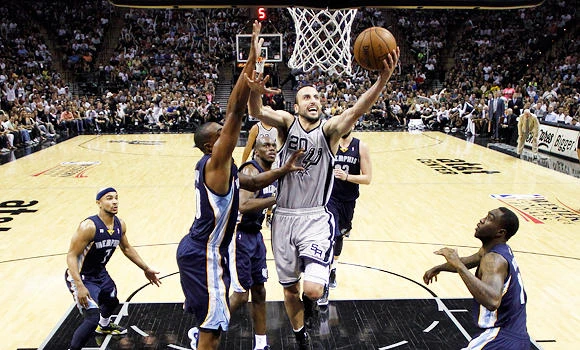Spurs thump Grizzlies in series opener