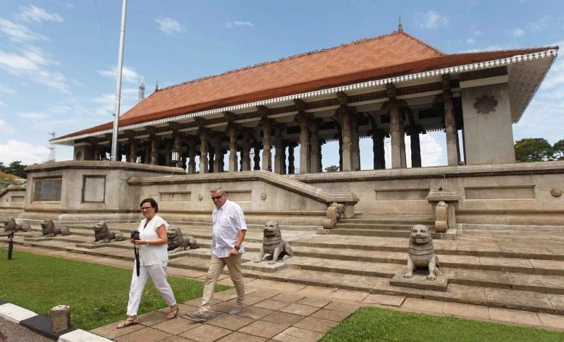 Sri Lanka bourse steady at 1-1/2-year high; Keells leads