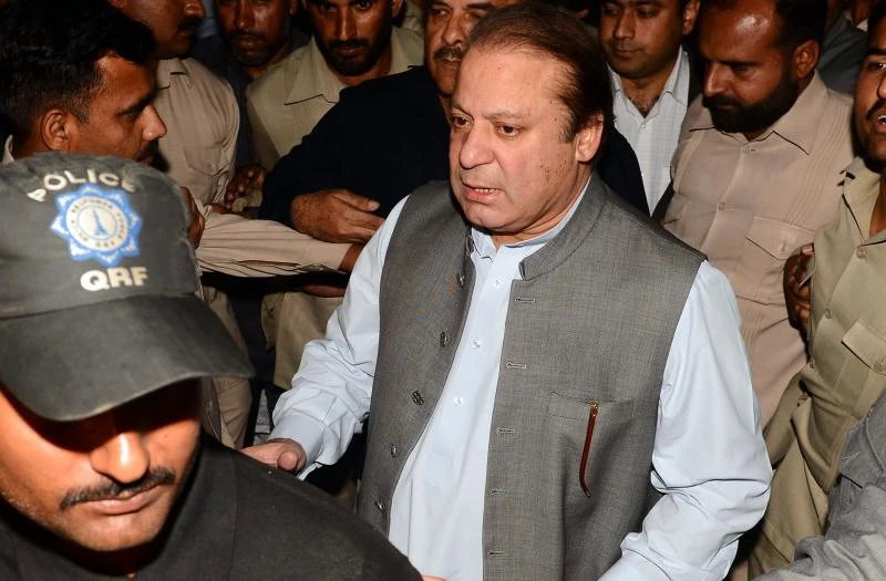 Pakistan stocks close higher, rupee firm