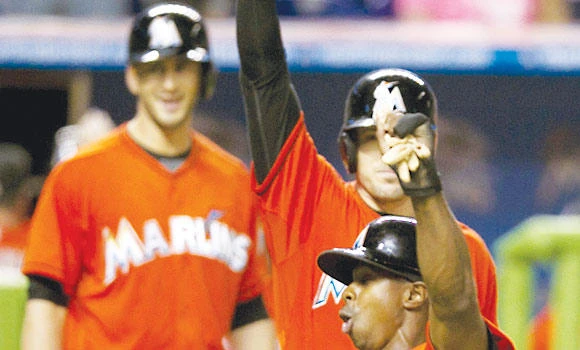 Marlins rally past Mets for 2-1 victory