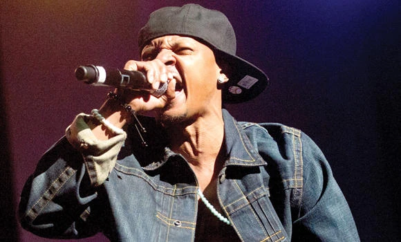 American singer Chris Kelly, 34, dies