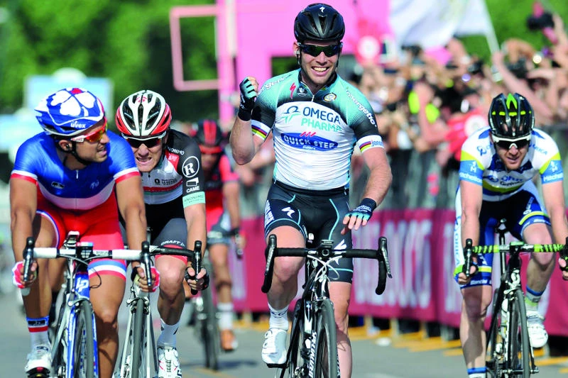 Cavendish wins opening Giro d’Italia stage in sprint finish