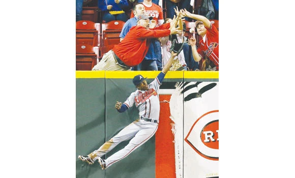 Cincinnati Reds stun Braves 5-4