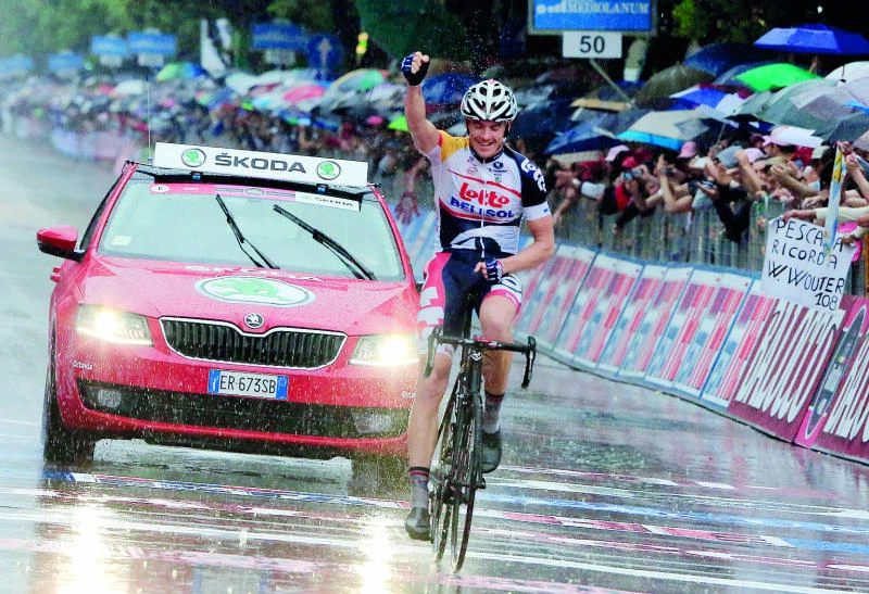Hansen wins Giro stage; Wiggins stumbles