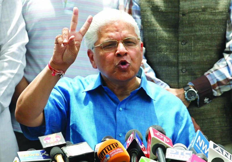 Emboldened by resignations, opposition wants Singh to go