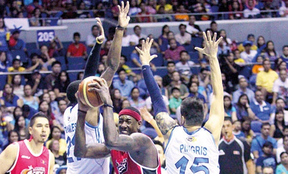 Alaska dumps out San Mig to reach Commissioner’s Cup Finals