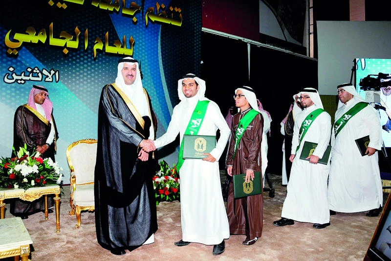 Prince Faisal honors Taiba University students
