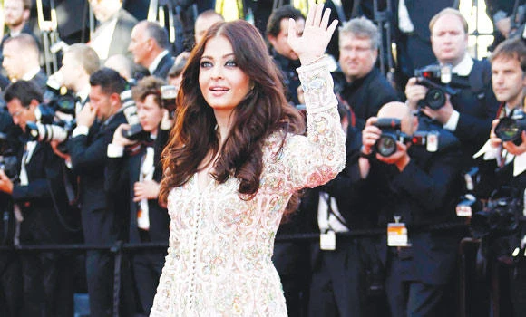 Gold becomes a theme at glitzy Cannes gala