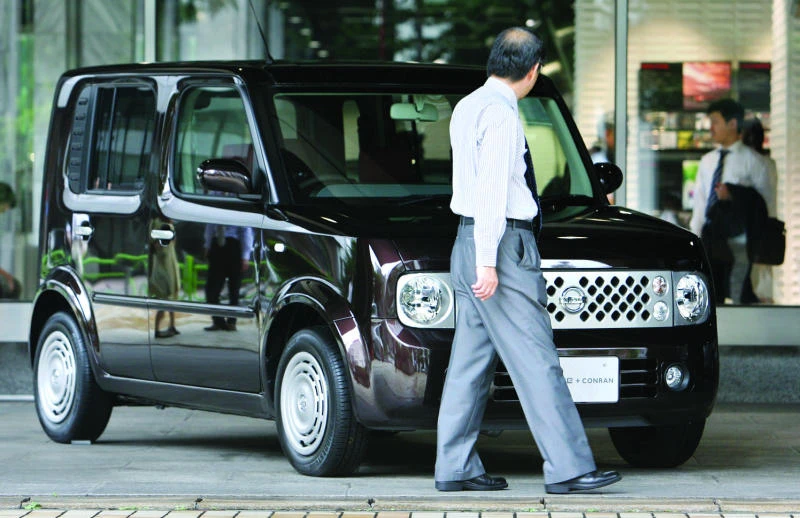 Nissan to recall 841,000 cars over steering glitch