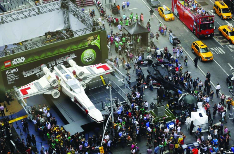 Giant Star Wars X-Wing ‘lands’ in NY