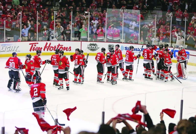 Blackhawks stay alive in NHL playoffs
