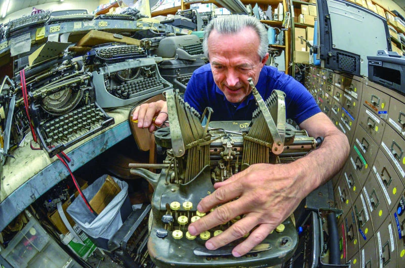 Typewriter aficionados in US rewrite history, slowly