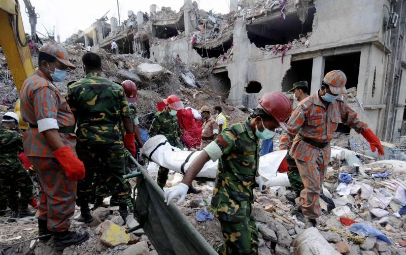 Bangladesh building-collapse toll tops 600