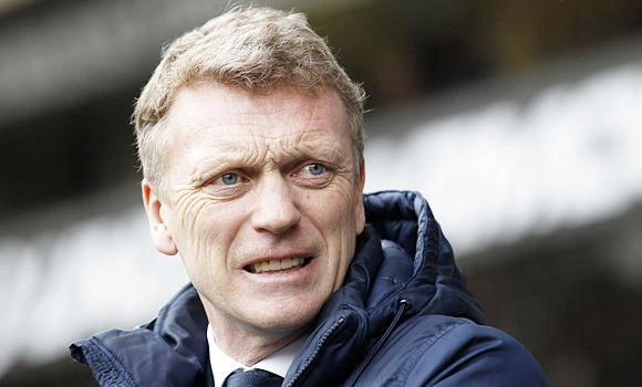 Moyes succeeds Ferguson as United manager