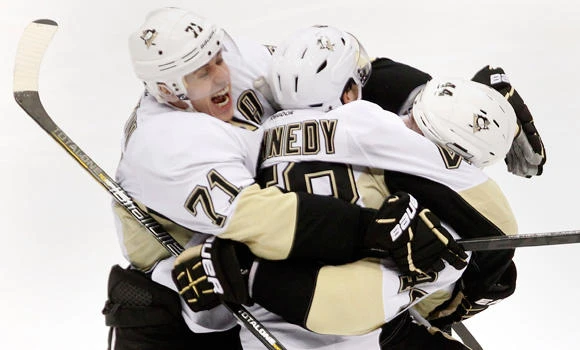 Orpik’s OT goal sends Penguins to 2nd round
