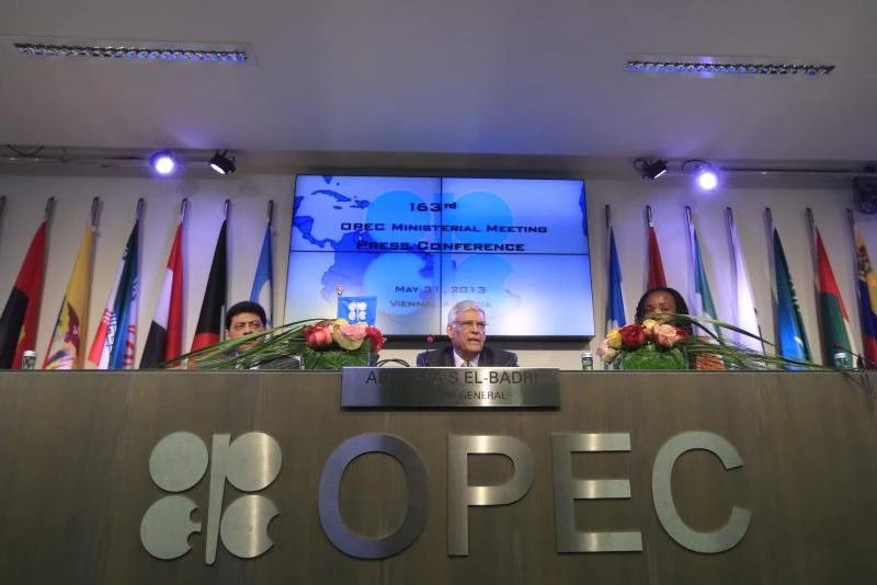 Column: Saudi Arabia must decide response to shale