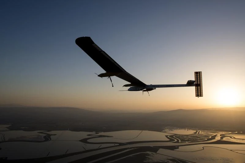 Solar plane lands at night on cross-country US trip