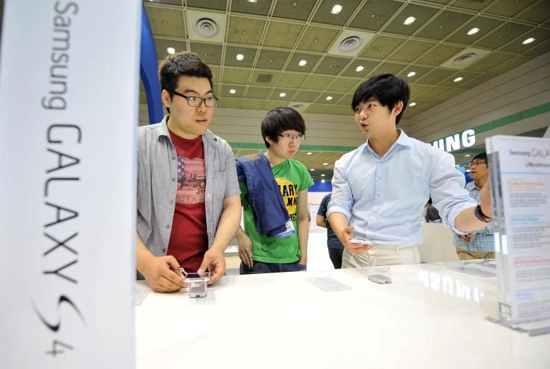 Samsung sells more than 10 mn Galaxy S4 smartphones