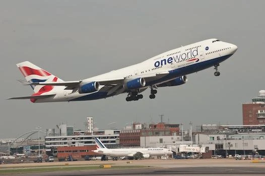 Runways reopen after delays at Heathrow Airport
