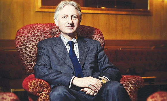 Wanna bejeweled like no other? Meet Christie’s Warren, a gem connoisseur