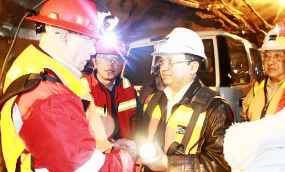Death toll rises to 12 in Indonesia mine collapse