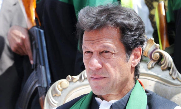 Imran Khan brazens out Pakistan campaign trail
