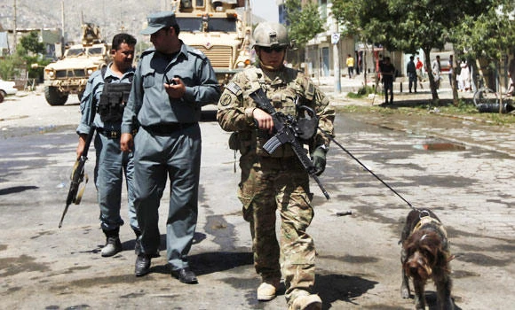 Kabul bombing kills 15, including six Americans