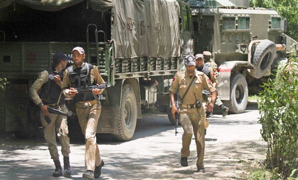 Militant attack kills 4 Indian troops