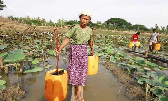 Myanmar issues cyclone warning