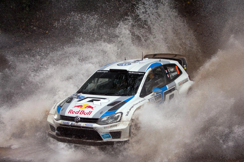 Ogier holds on to lead in Argentina