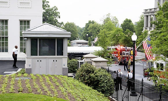 Smoke alarm gets White House vacated