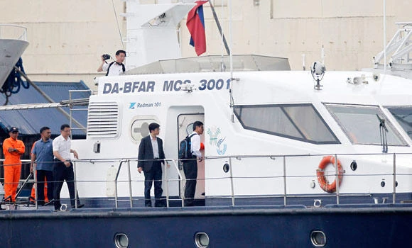 Taiwan checks video, ship in Philippine row
