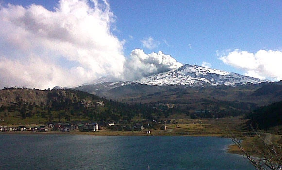 Chile, Argentina on volcano alert