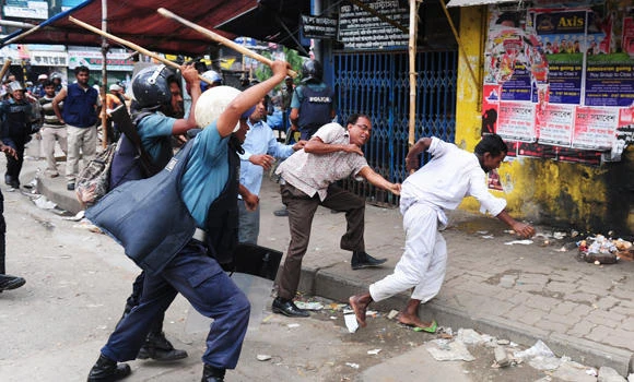 10 dead in Bangladesh clash over blasphemy law
