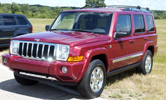 Chrysler recalls 469,000 SUVs worldwide over gearshift issue